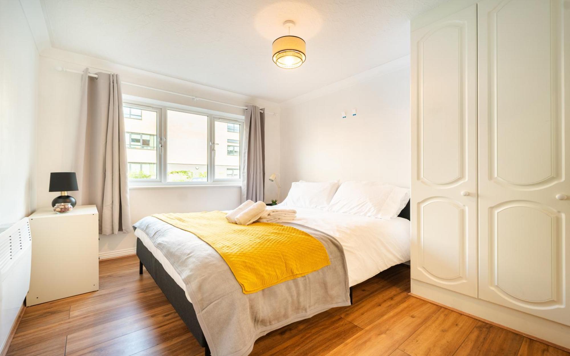 Bright And Spacious Flat With Free Parking London Exterior foto