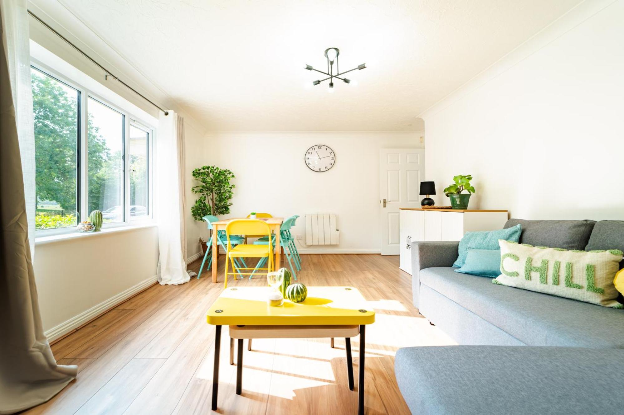 Bright And Spacious Flat With Free Parking London Exterior foto
